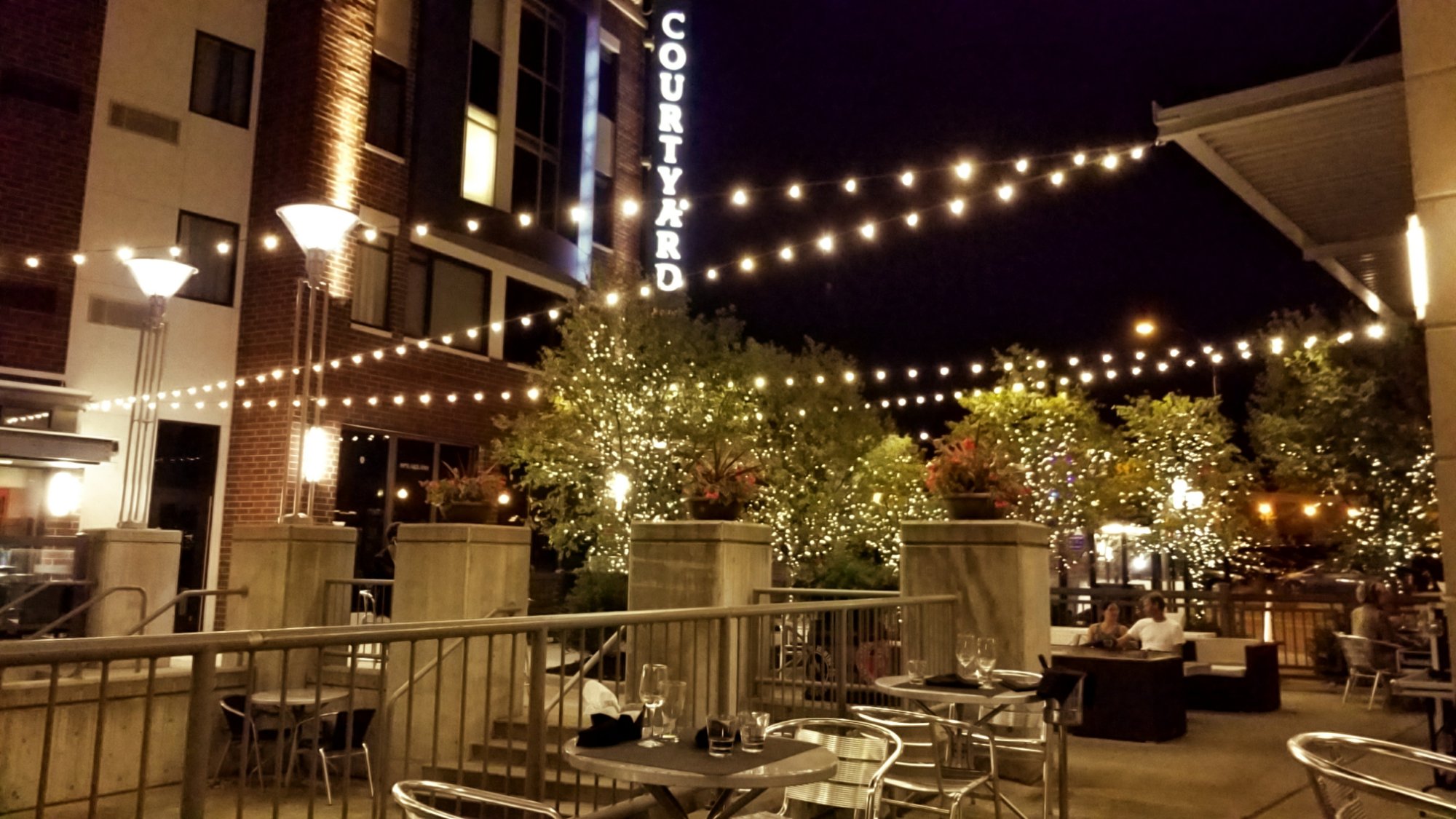 Courtyard Akron Downtown-浴室