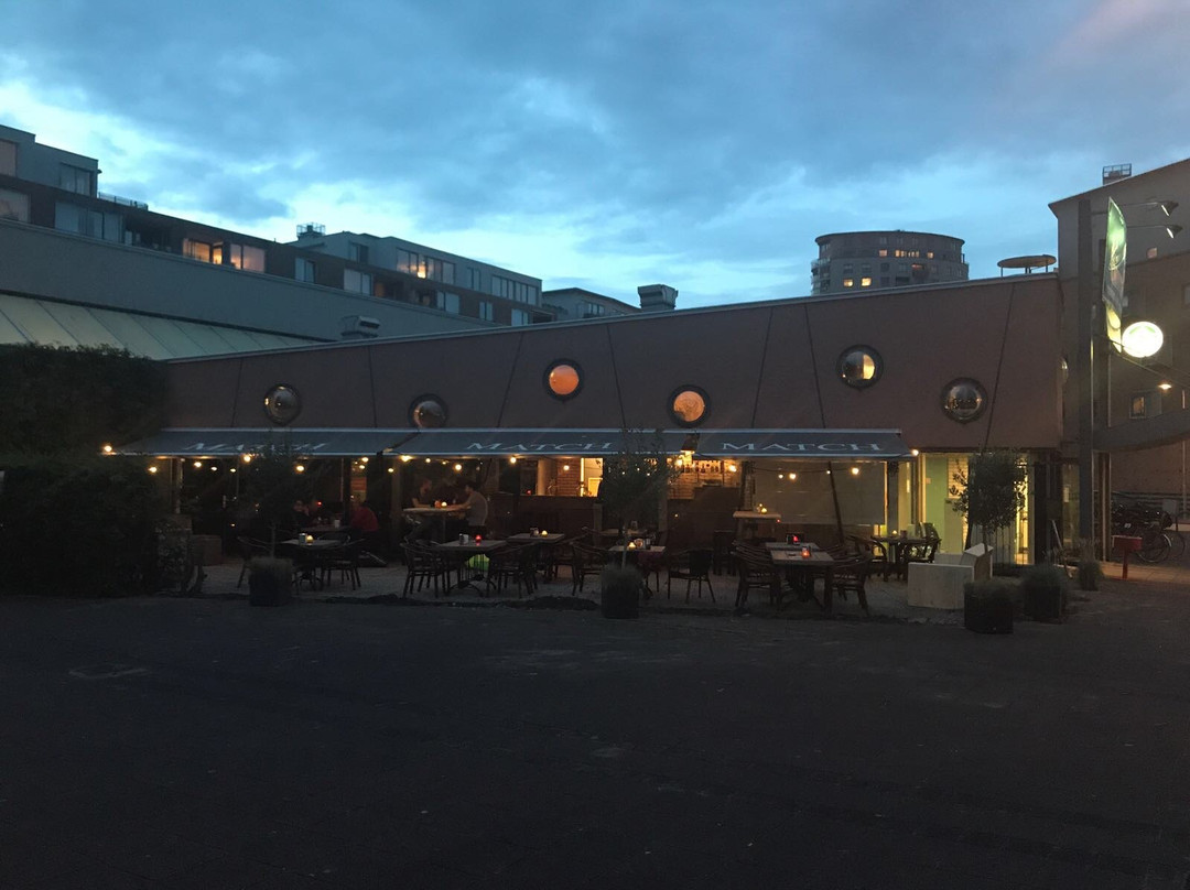 Sloten餐馆和美食-Sportclub Match & Eetcafe Thijs