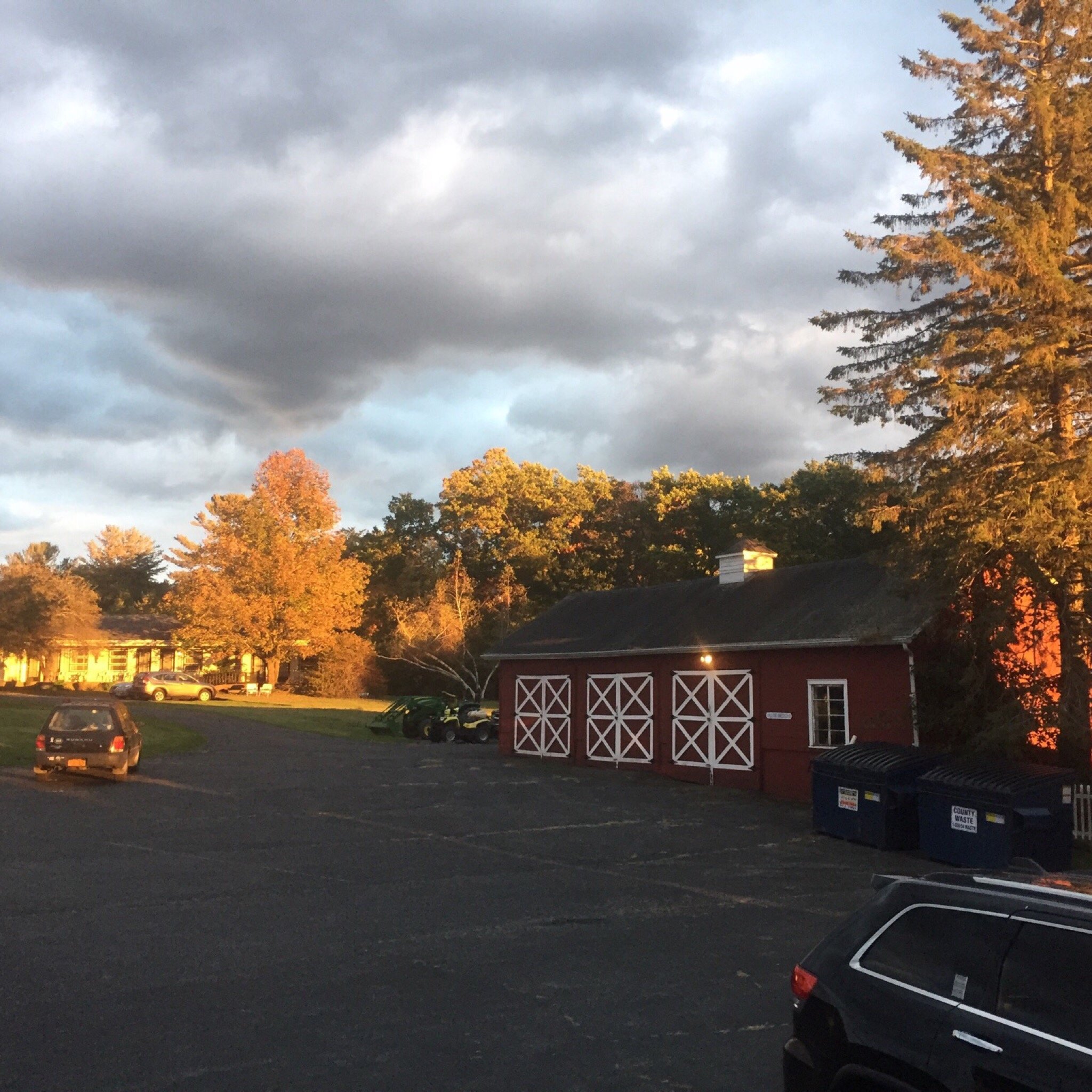 Hollowbrook Inn & Restaurant-官方