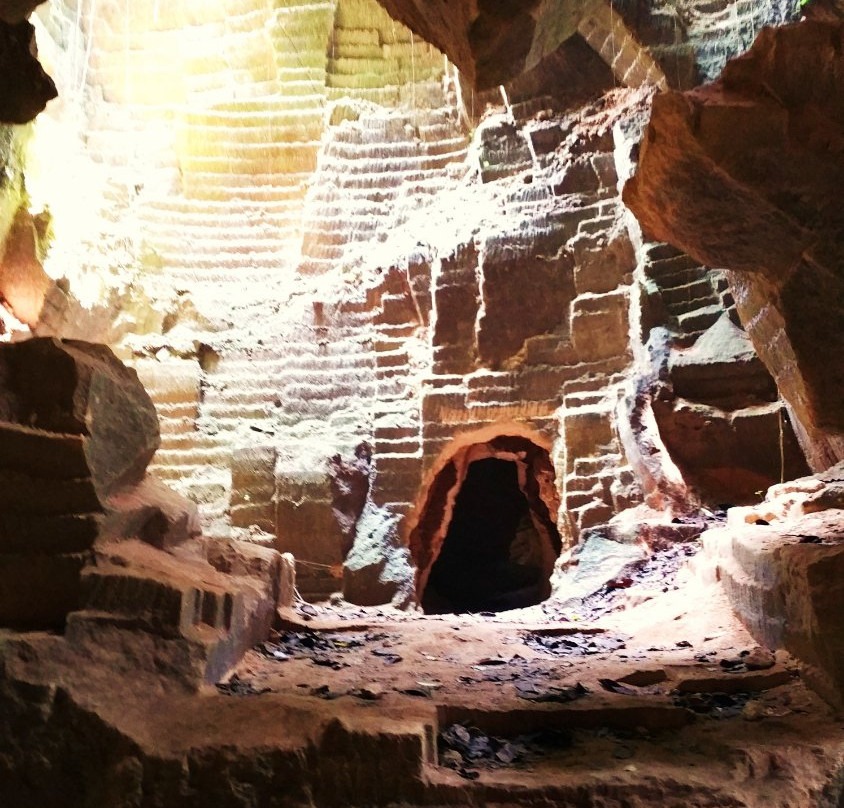 Arosbaya Limestone Hill-Bangkalan必去景点