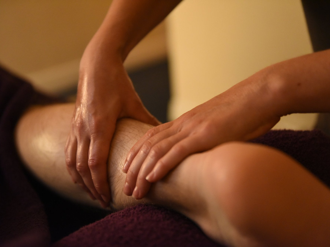 Adjust Massage景点图片