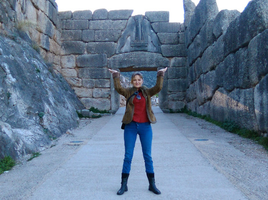 Afina Elliniadi Arkheolog, Gid po Gretsii