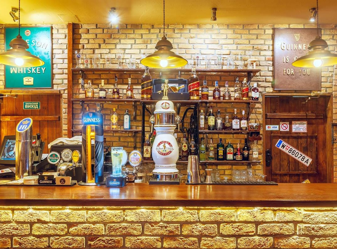 鲍里斯波尔餐馆和美食-Highland Pub&Grill