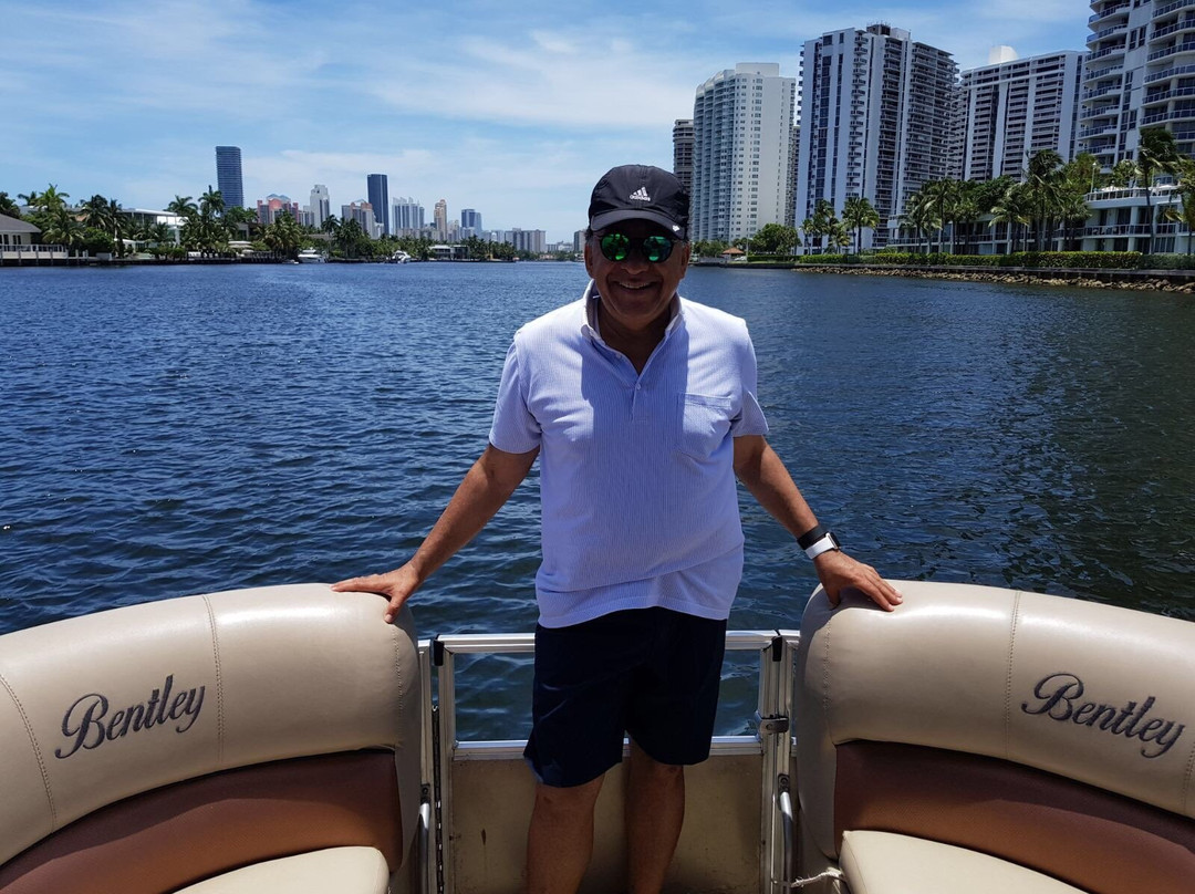 Miami Party Boat Rentals-阳光岛海滩必去景点