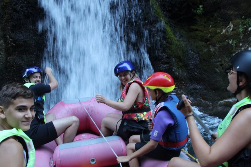 Rafting on Neretva景点图片