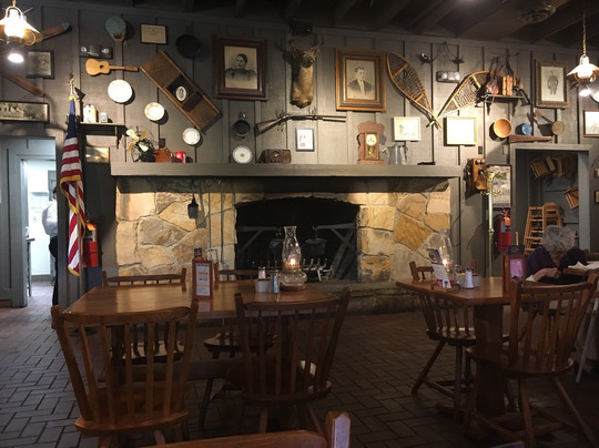 Sheffield餐馆和美食-Cracker Barrel Old Country Store