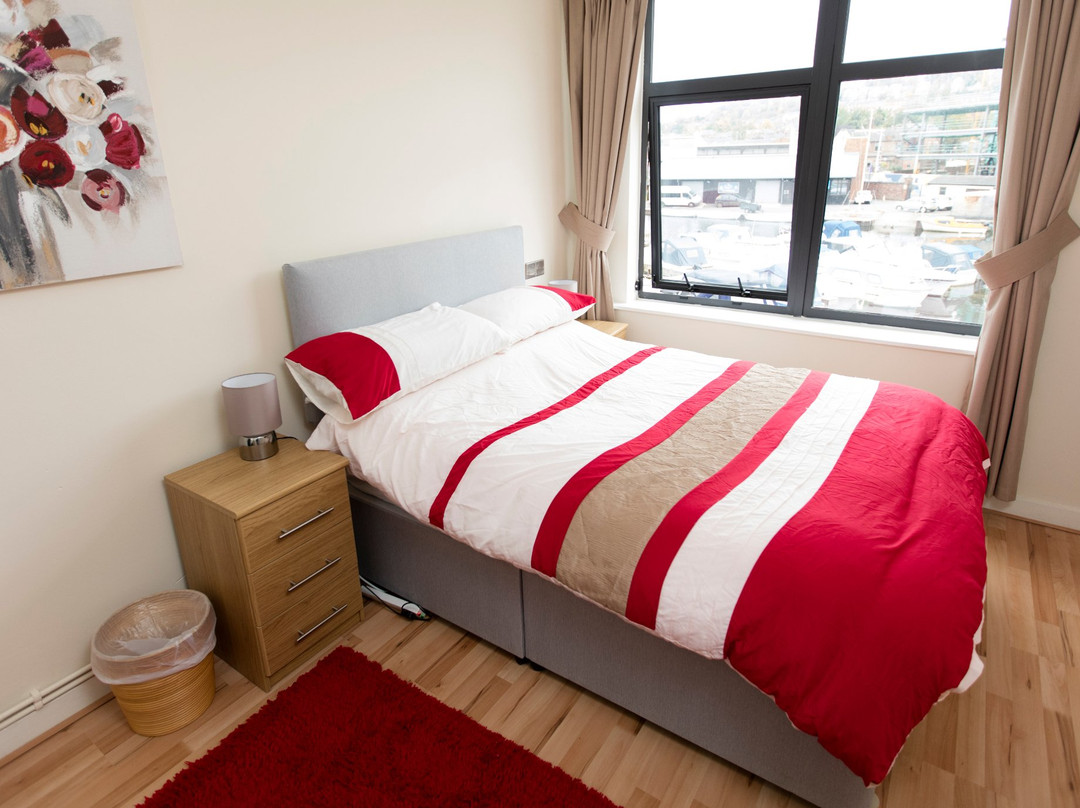 Burton餐馆和美食-The Swan Guest House