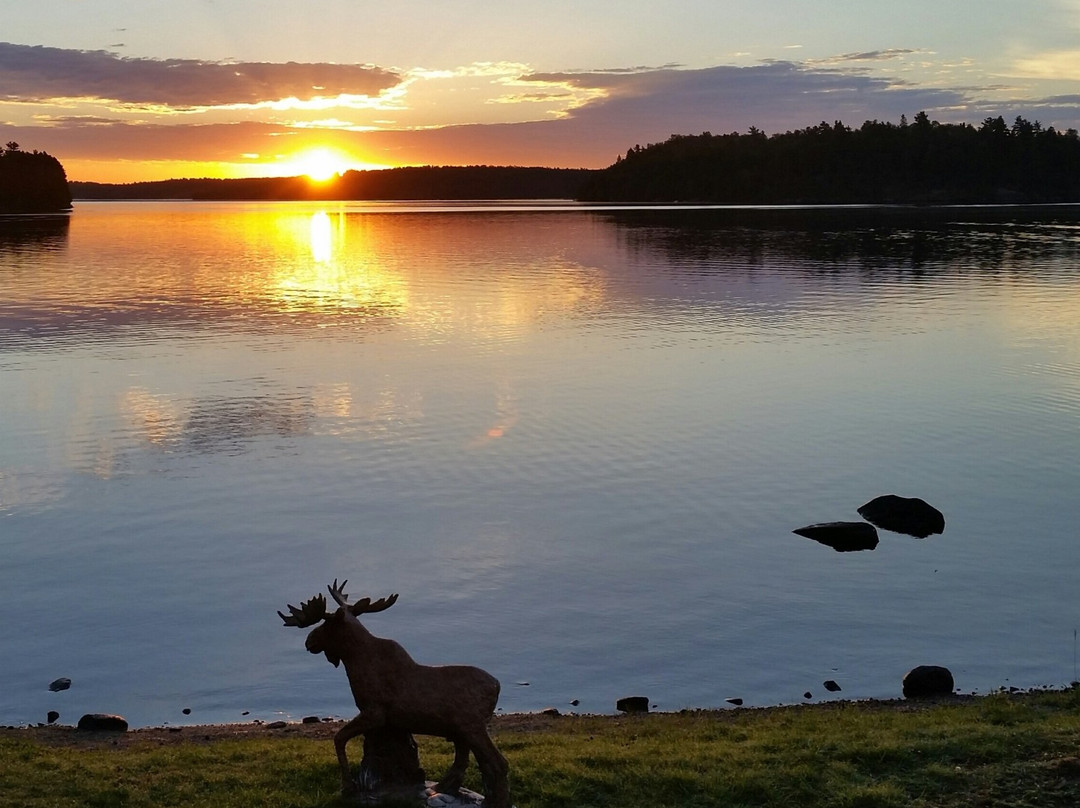 Pine Point Lodge, Resort & Motel