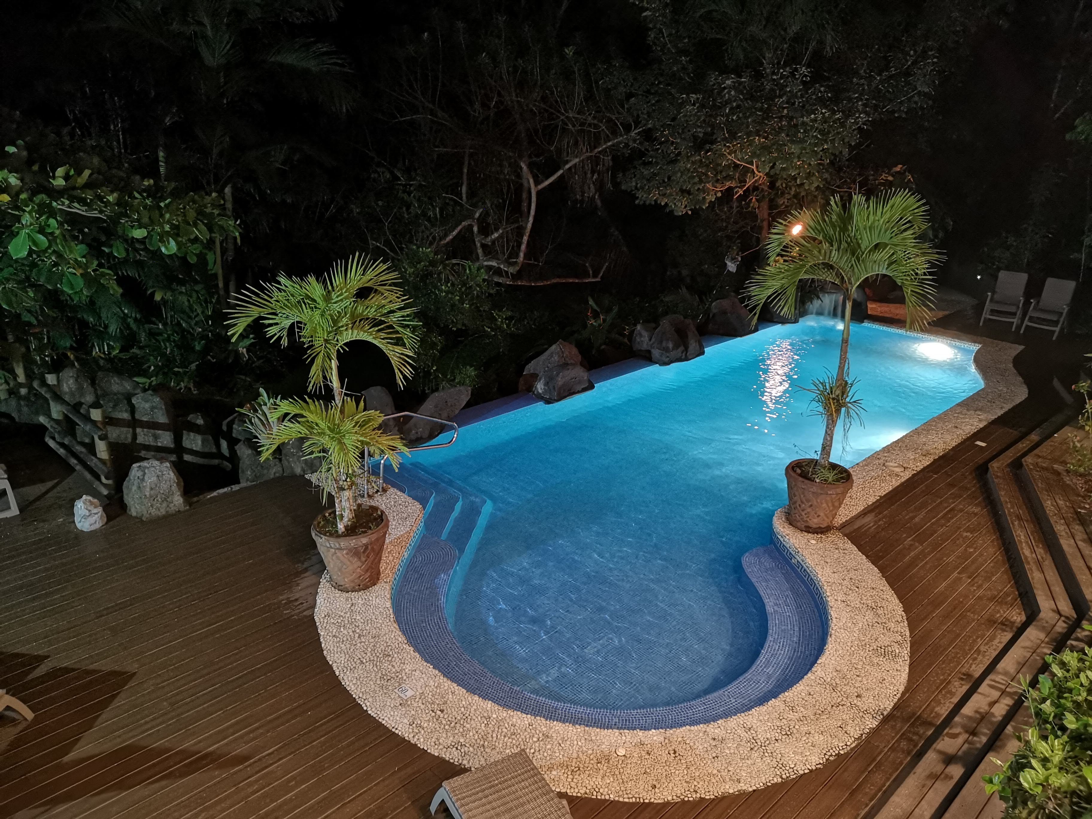 Pumilio Mountain & Ocean Hotel-泳池