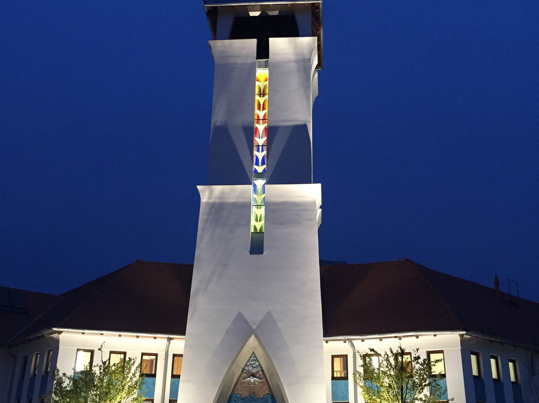 Holy Spirit Church景点图片