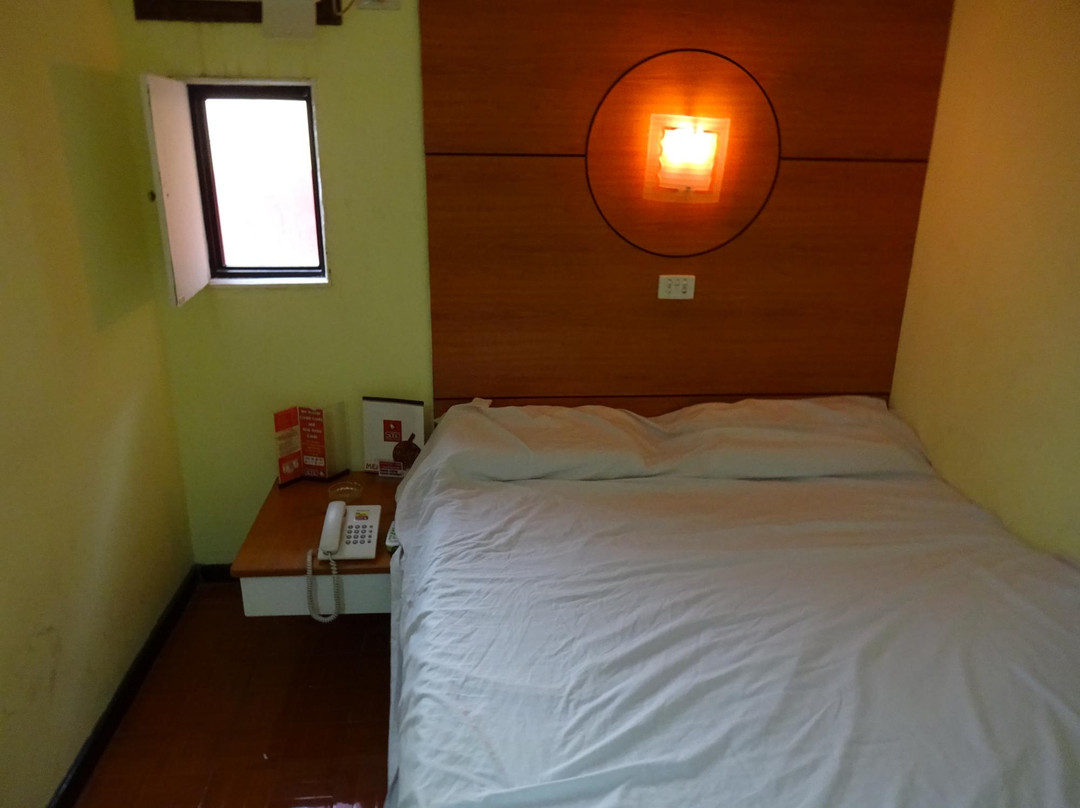 娜迦崇光酒店主图