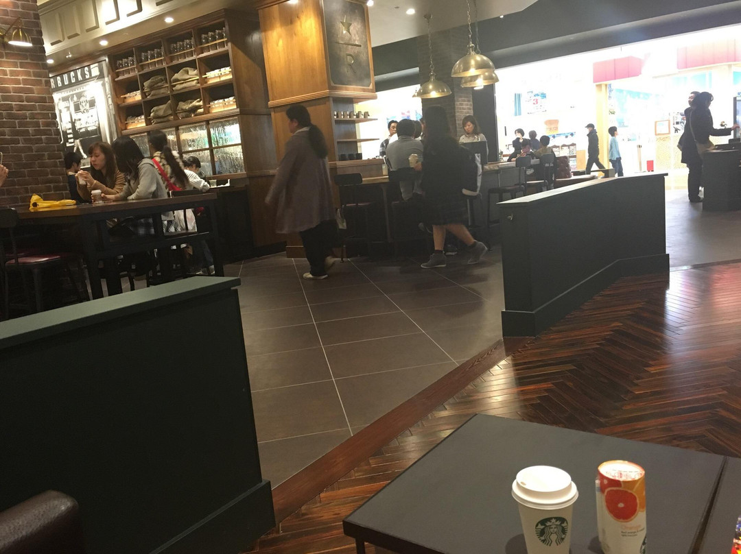 吹田市餐馆和美食-Starbucks Coffee Lalaport Expocity