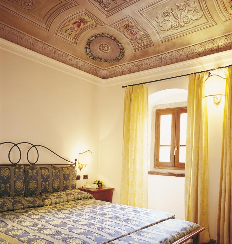 艾尔伯格法尔特罗娜酒店