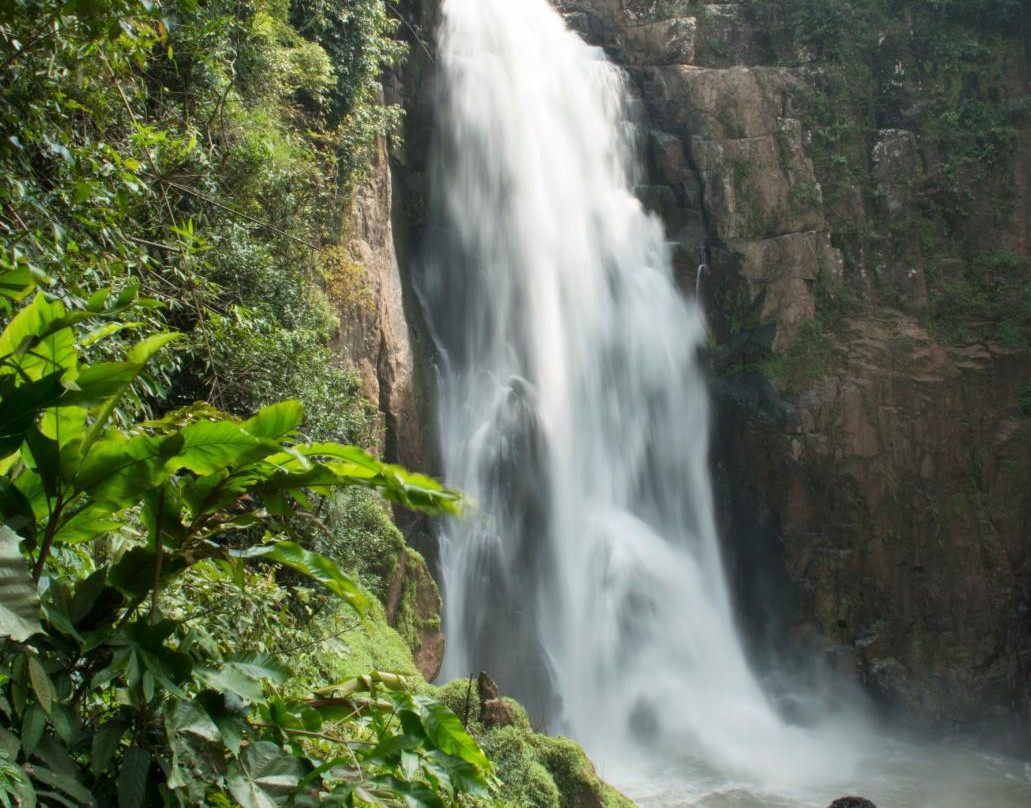Heo Narok Waterfall景点图片