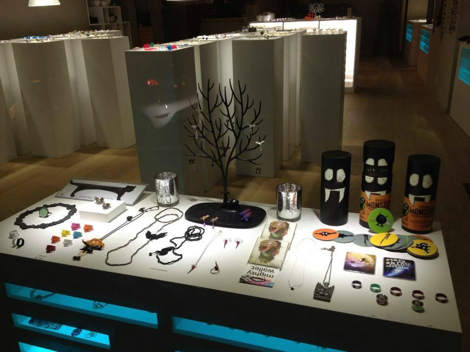 Caractère, atelier galerie bijoux et objets contemporains-纳沙泰尔必去景点