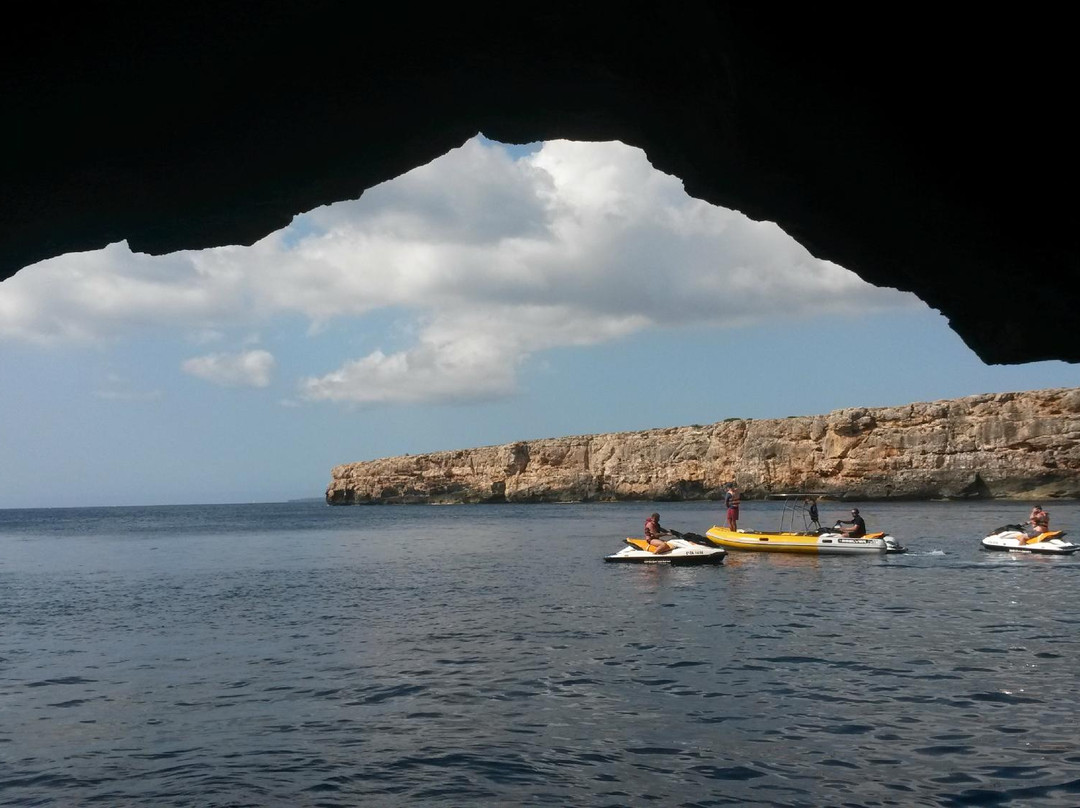 Magic Boat Menorca-米诺卡必去景点