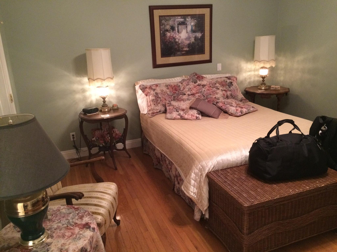 Chute Lake酒店住宿-An English Rose Garden