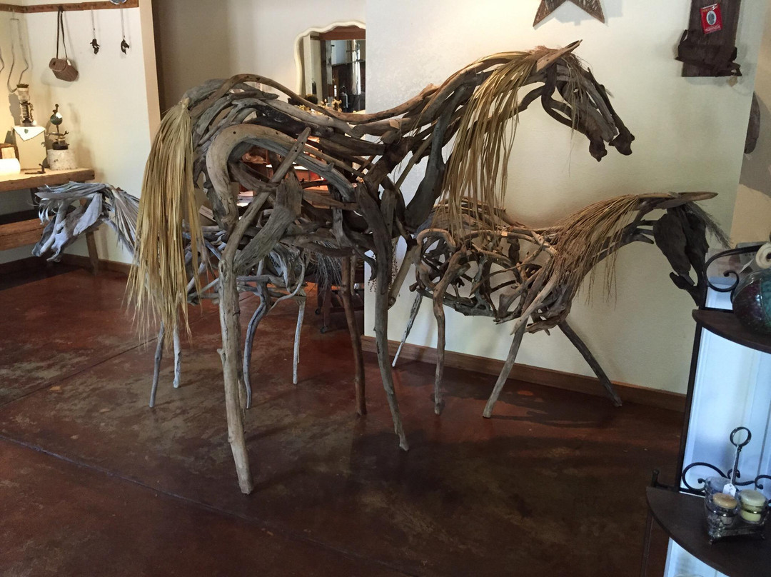 Recycled spirits of iron, Sculpture景点图片