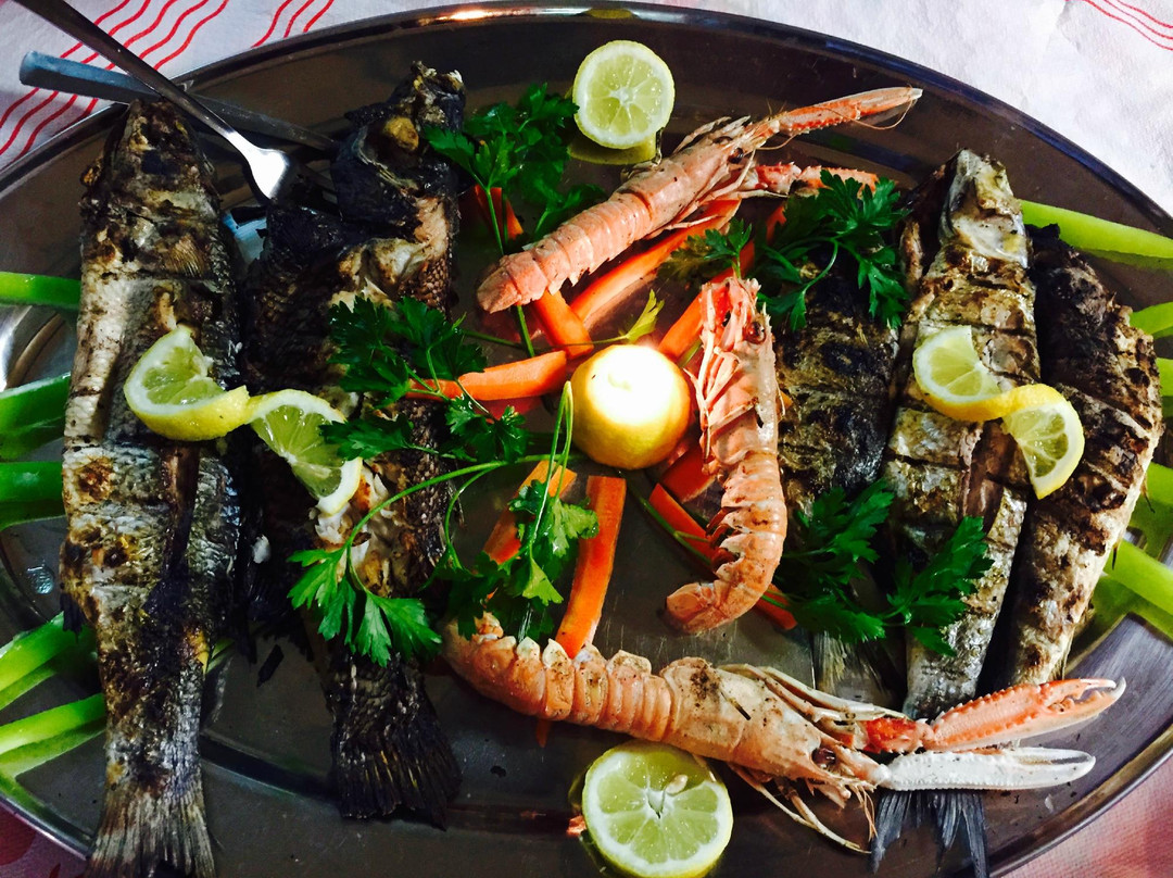 Almiros餐馆和美食-Psarotaverna Nikos Repakis