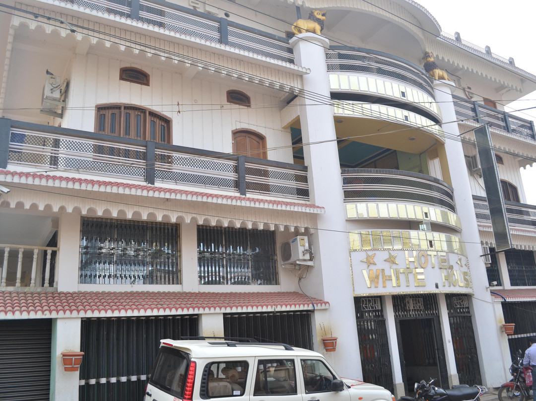 Hotel White House主图
