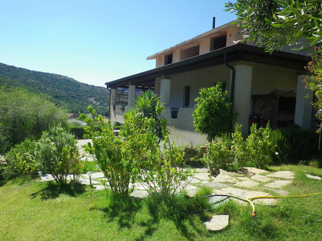 Fluminimaggiore酒店住宿-Centro di Turismo Equestre B&B Shangrila