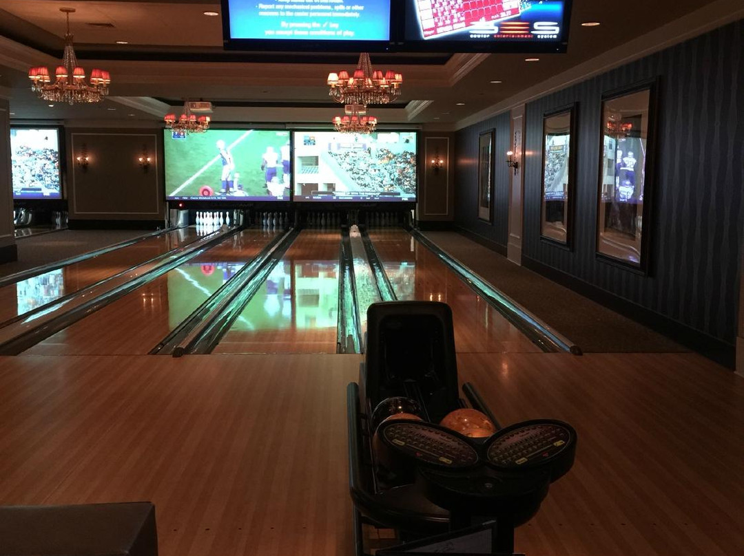 High Rollers Luxury Lanes and Lounge景点图片