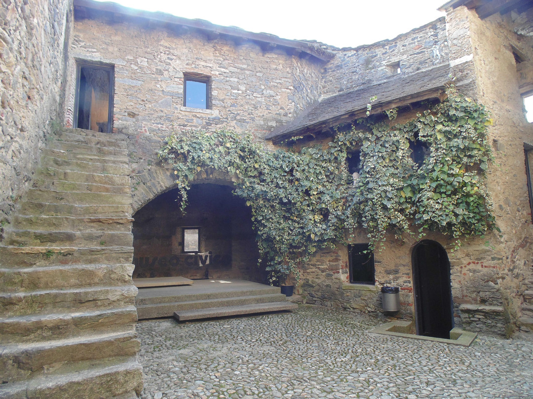 Castello di Montebello-贝林佐纳必去景点