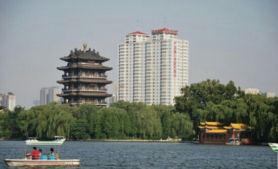 大明湖公园-济南市必去景点
