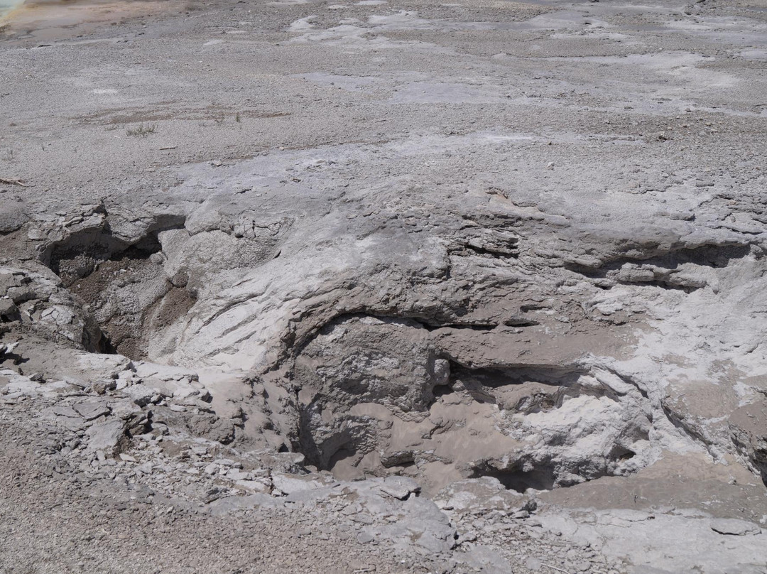 颜料锅喷泉-黄石国家公园必去景点