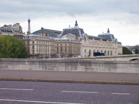 卡鲁塞尔桥-巴黎必去景点