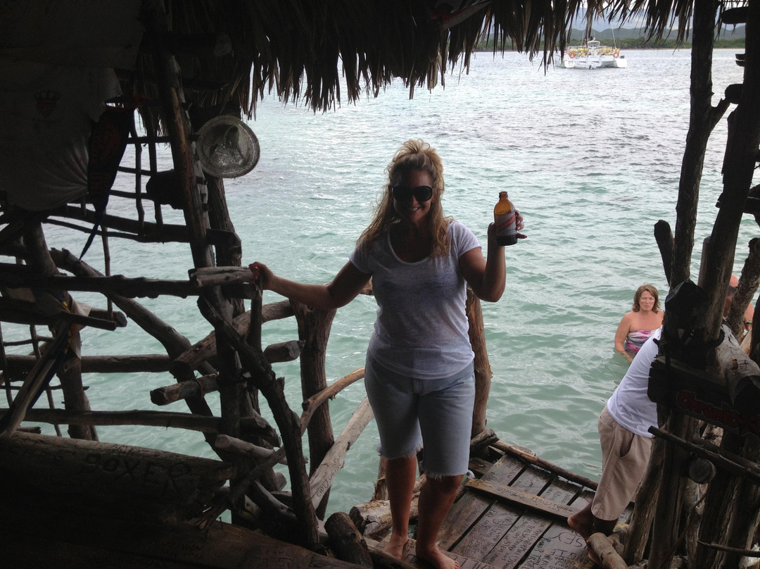 Floyd's Pelican Bar-瑰宝滩必去景点