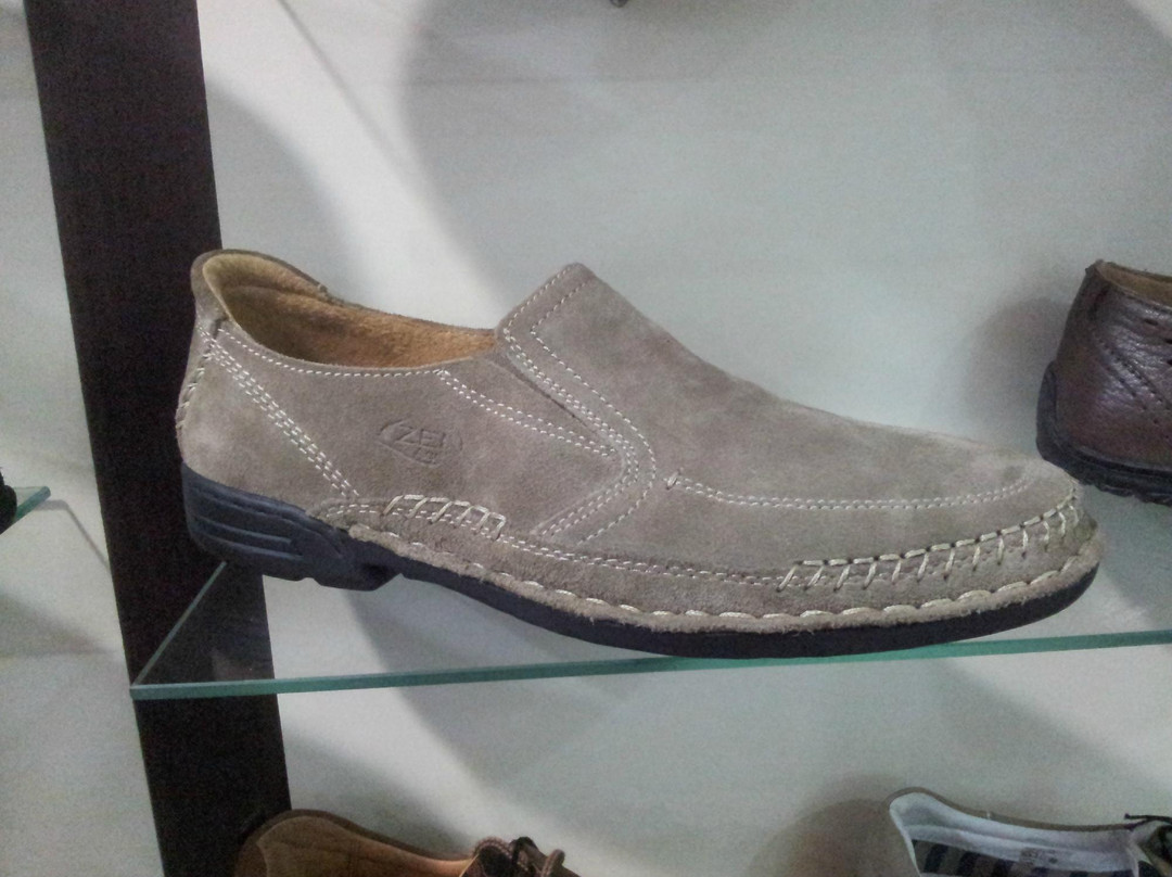 Vitrinat Shoe Shop-杜勒斯必去景点