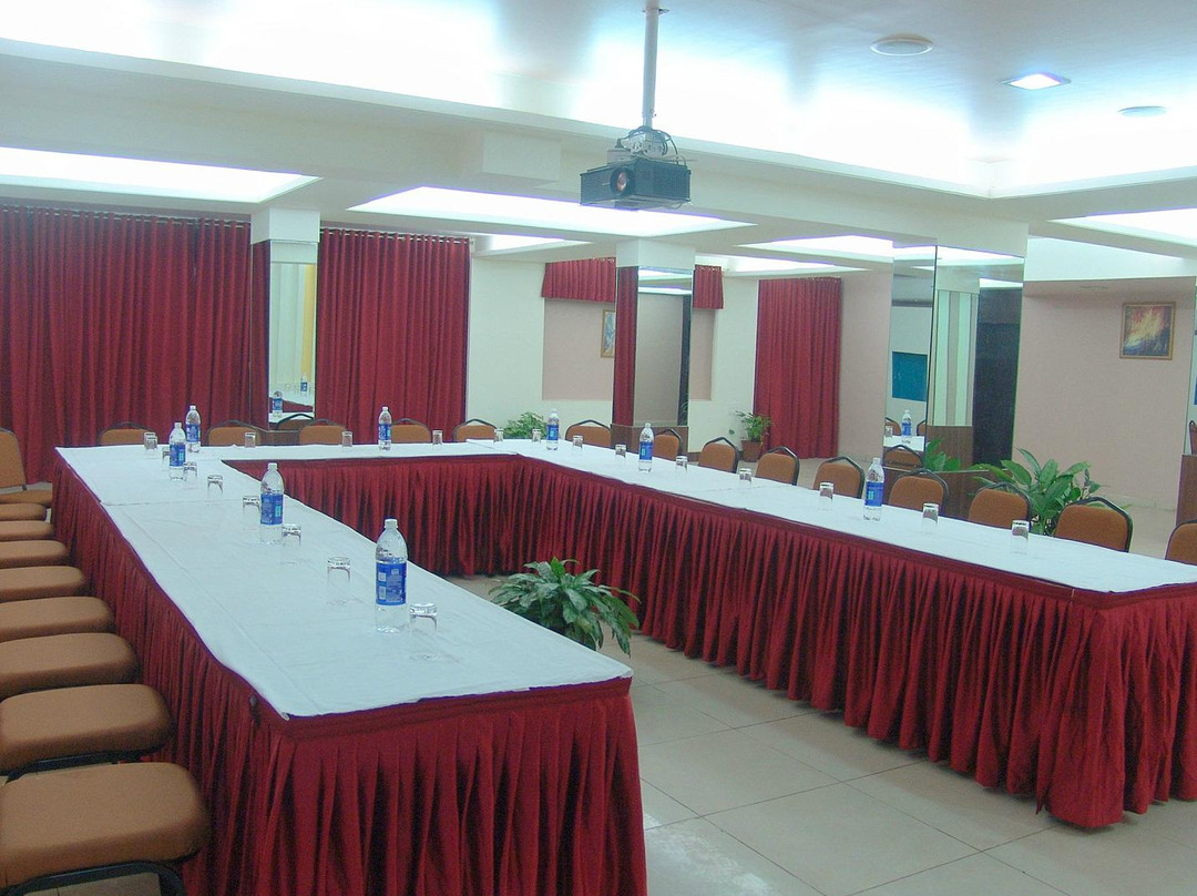 Hotel Mandhar Regency主图