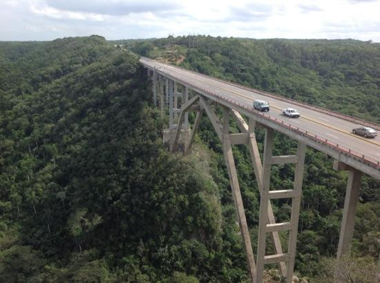 Puente de Bacunayagua景点图片