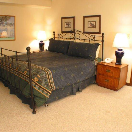 Lodge at Avon Center