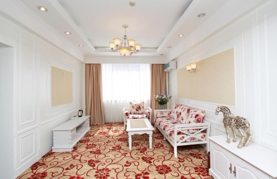 青岛海林山庄大酒店(石老人海水浴场海安路地铁站店)主图