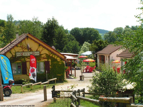 探索Saint-Leger-de-Fougeret