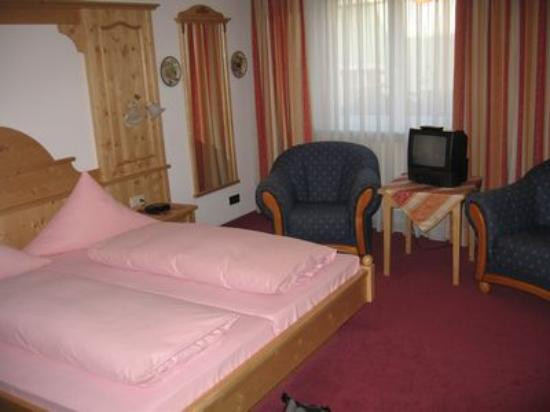 乌伯林根酒店住宿-Hotel  Restaurant Weinstube Schapfle