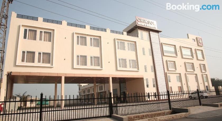 Crimson Hotel & Banquets