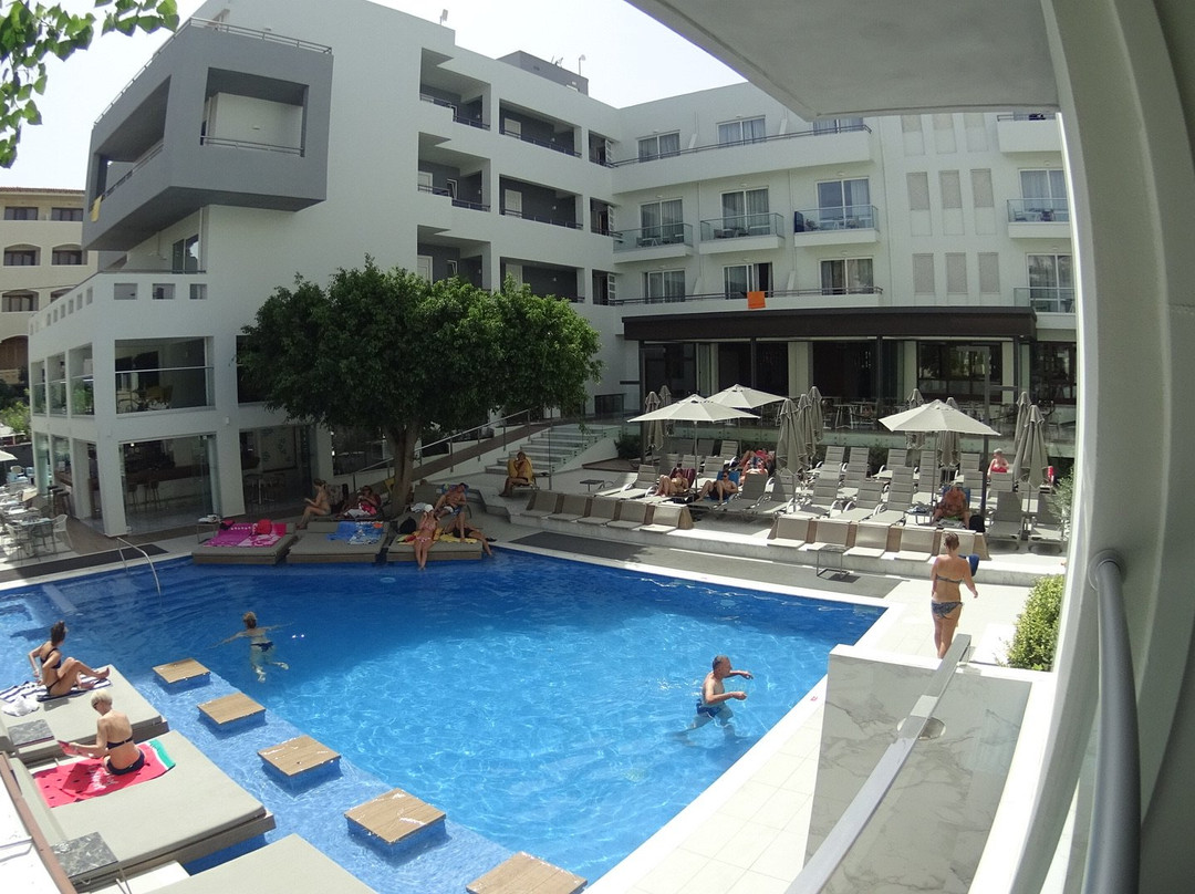 Atrium Ambiance Hotel主图