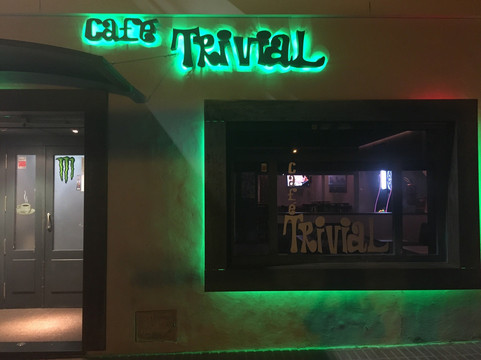 Salinas餐馆和美食-Cafe Trivial