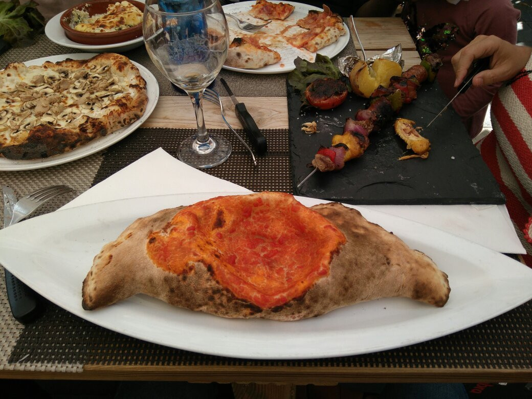 Italia Pizzeria Asador