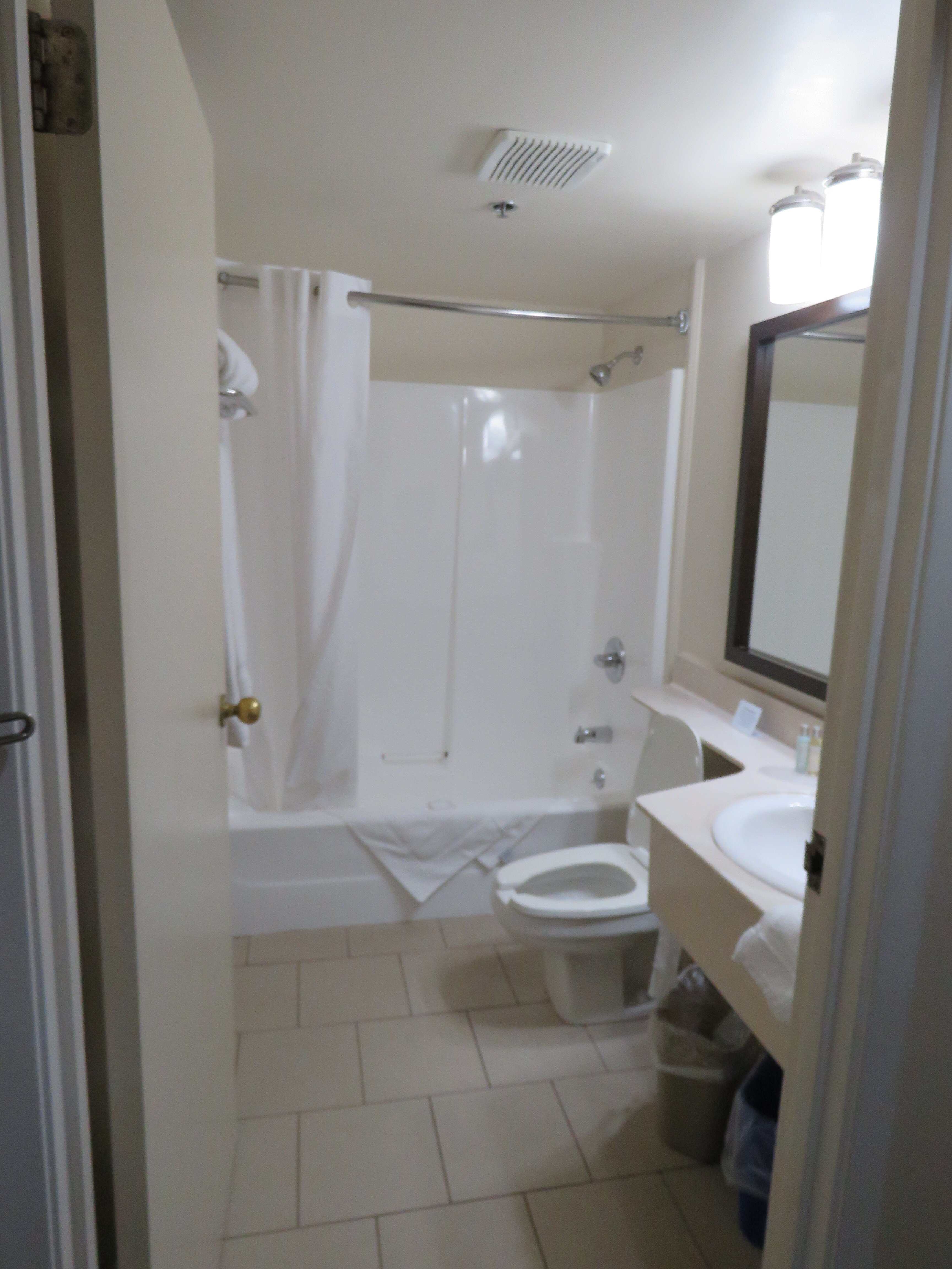 Travelodge Suites Saint John-浴室