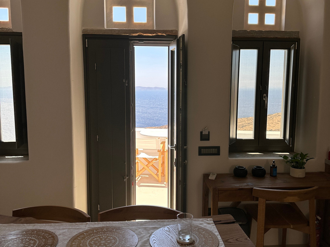 Living Theros Luxury Suites主图