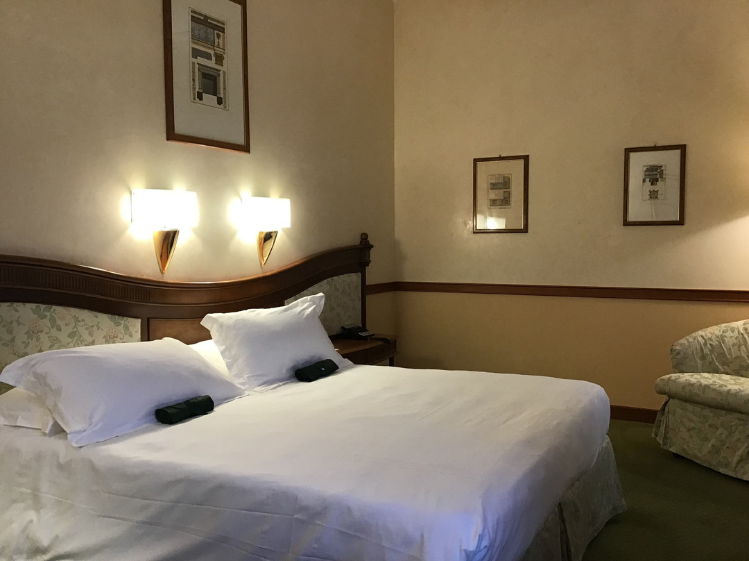 迪格里奥拉费酒店主图