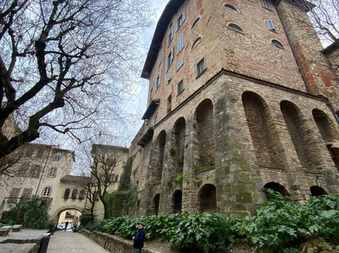 Walking Cap-贝加莫必去景点