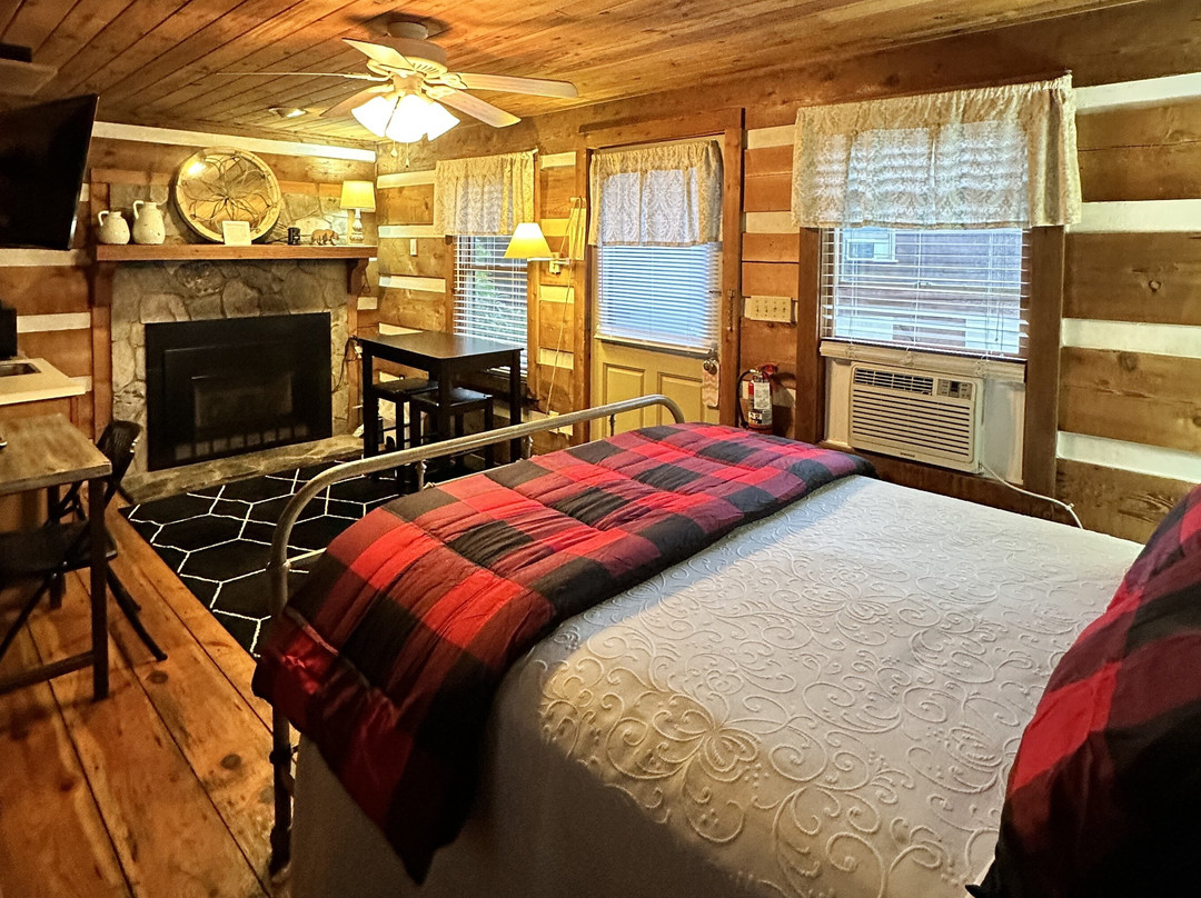 Mountainaire Inn and Log Cabins主图