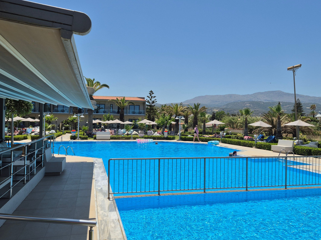 Marinos Beach Hotel主图