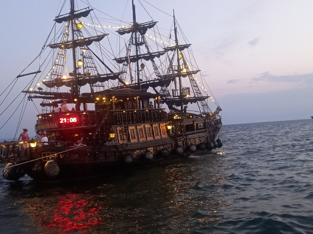 Arabella Cruise Bar-塞萨洛尼基必去景点