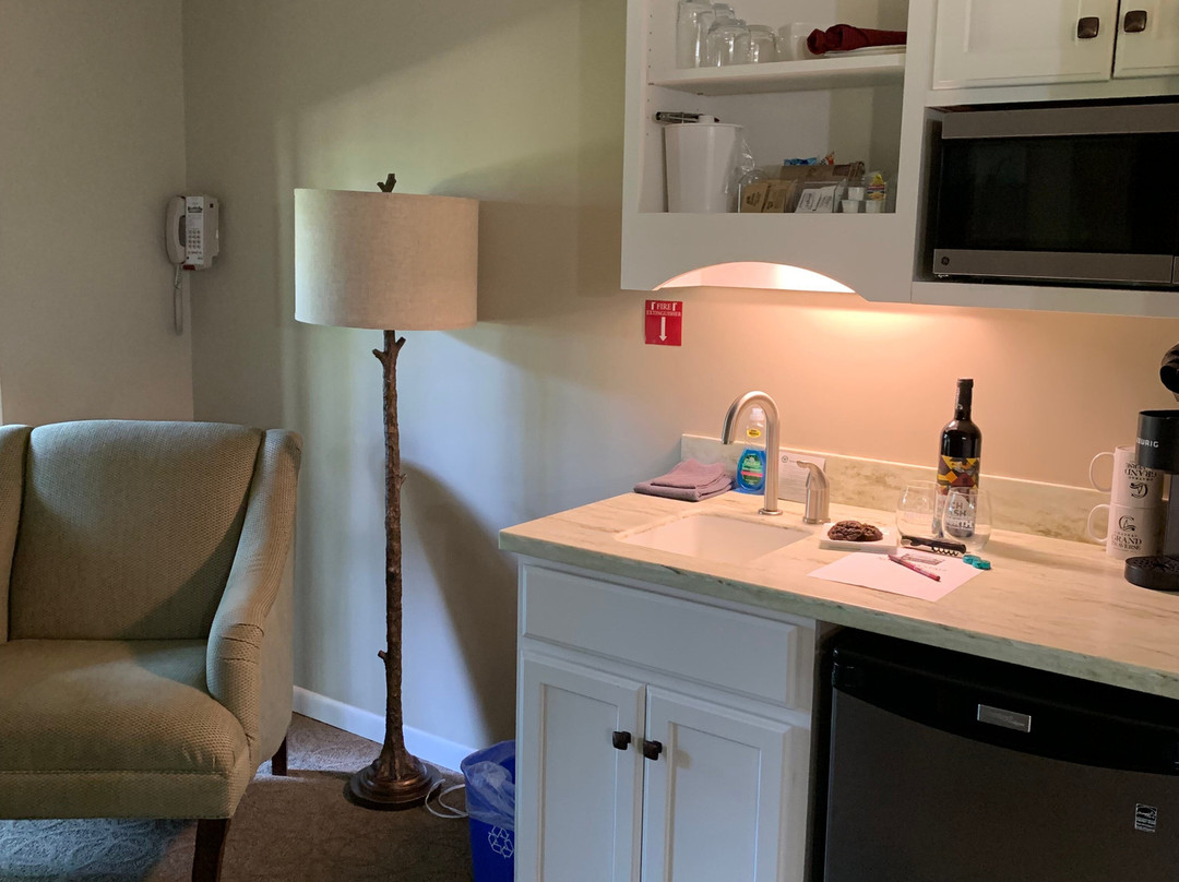 The Inn at Chateau Grand Traverse主图